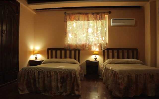 Colin's Hotel