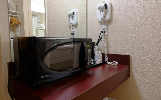 Ramada by Wyndham Lloydminster