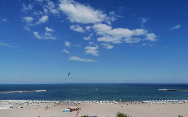 Sunrise Beachfront Relax Studio
