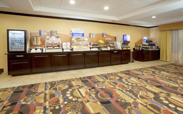 Holiday Inn Express & Suites Georgetown by IHG