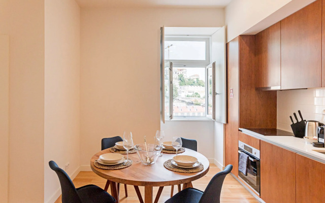 Superb Flat w/ Balcony and AC by LovelyStay