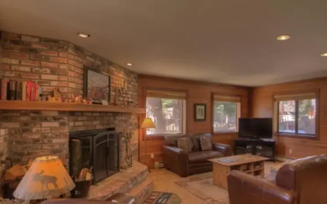 RedAwning Modern Incline Village Home