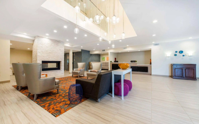 Best Western Erie Inn & Suites