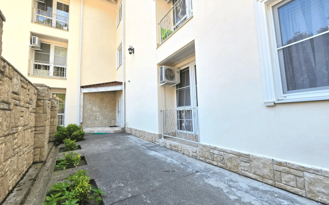Deluxe apartment on Berezovaya Street