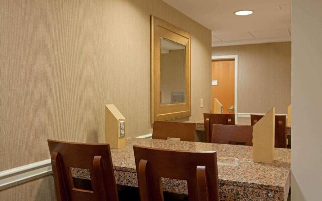 La Quinta Inn And Suites Boston-Somerville