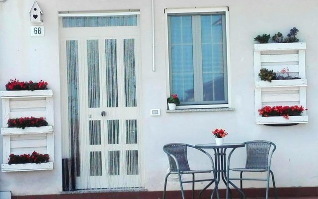 Apartment with One Bedroom in Ortona, with Wonderful Sea View, Furnished Garden And Wifi - 1 Km From the Beach