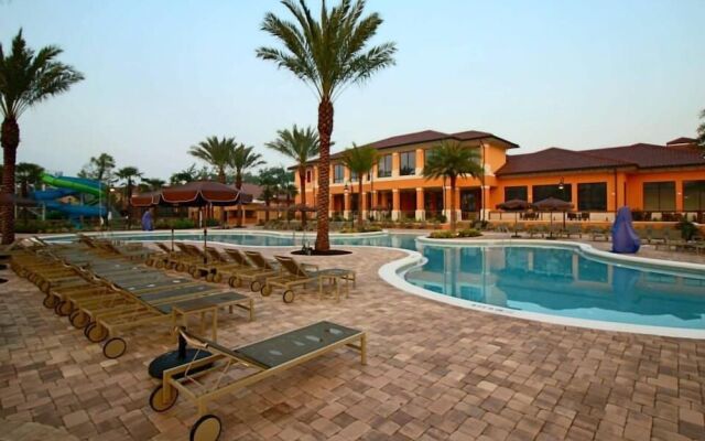 King Triton's Townhome at Regal Oaks