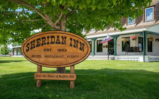 Sheridan Inn, B/W Signature Collection