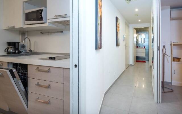 Bone Street Apartment