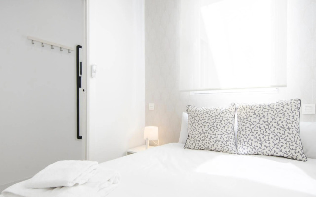 Minty Stay - Jose Ortega y Gasset