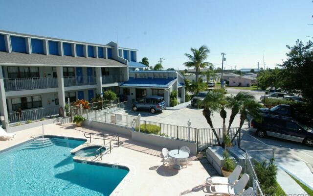 Dockside Inn & Resort