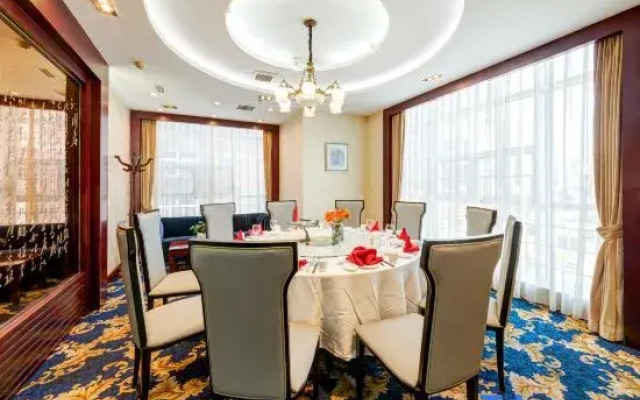 Shanfei Huizhan Center Hotel