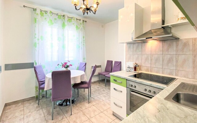 Beautiful Home in Kastel Sucurac With Wifi and 2 Bedrooms