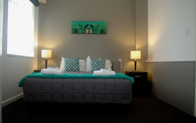 Law Courts Hotel