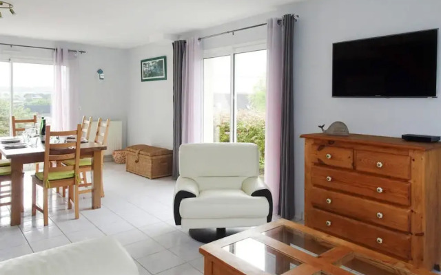 Nice Holiday Home With Beautiful Garden, Paimpol