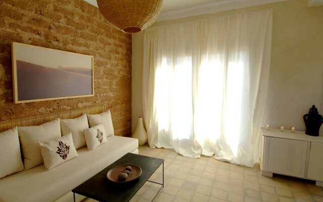 Shems Moon Lodge & Spa