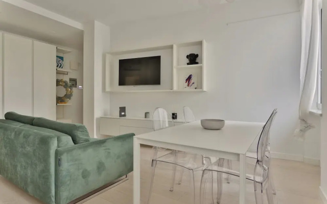 Elegant 2-bed apt in the Centre of Milan