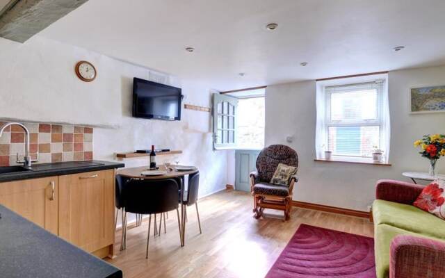 Cozy Holiday Home in Saint Ives Near Beach