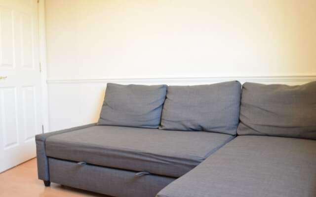 1 Bedroom Apartment In Stepney Green