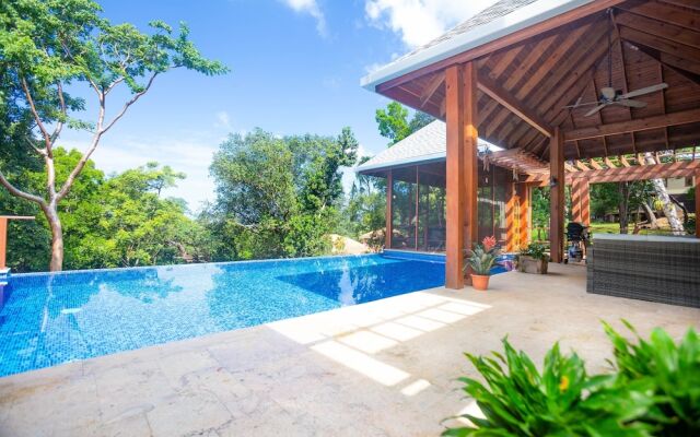 Casa Catarata 3 Bedroom Home by RedAwning