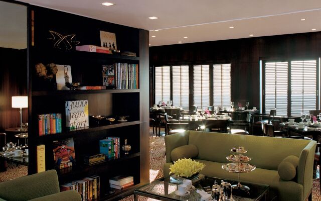 Taj Lands End