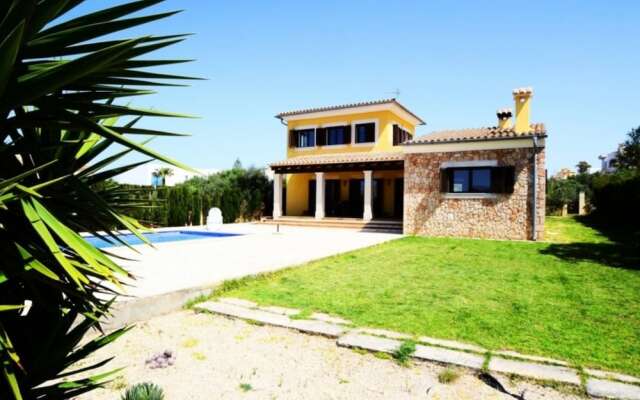 102947 -  Villa in Llucmajor