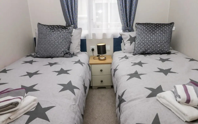 Cayton Pines