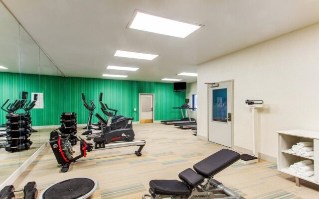 Holiday Inn Express Hauppauge-Long Island