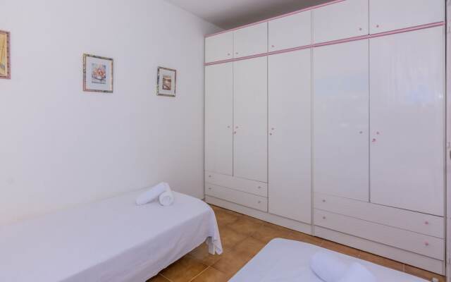 HomeHolidaysRentals Casa Moonlight – Costa Barcelona