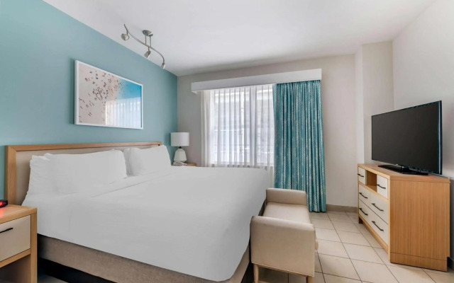 Hilton Vacation Club Crescent on South Beach Miami