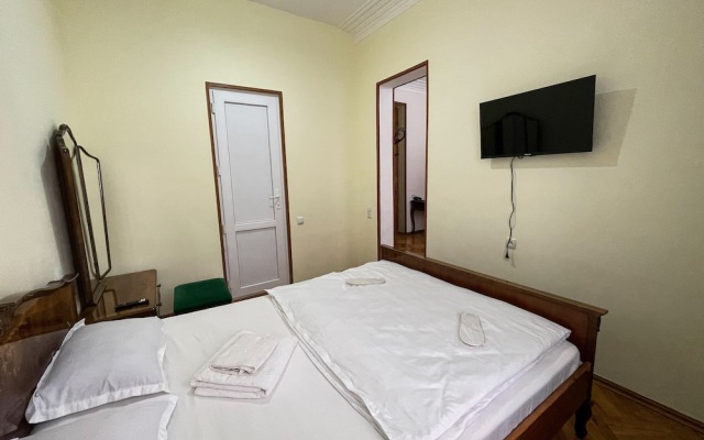 Guest House Top Floor