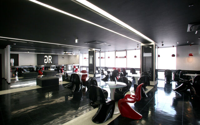 Green Rich Hotel Oitaekimae