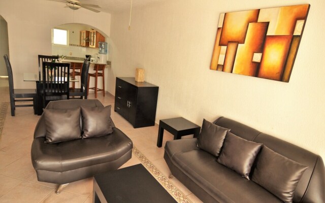 2BR Condo ground level Rinconada Del Sol