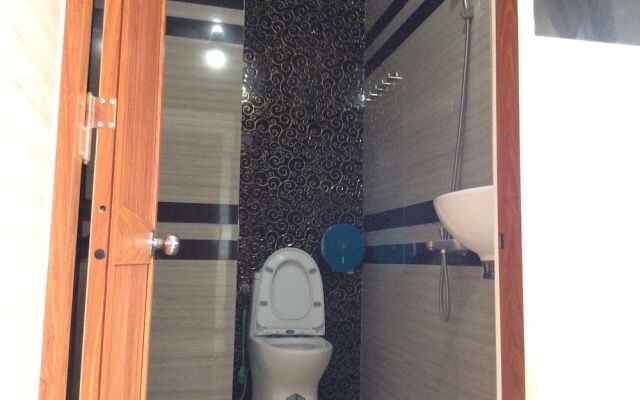Ly Ly Hotel