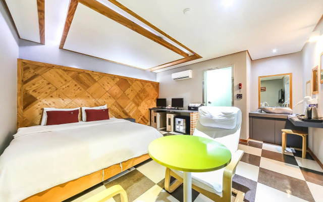 Hotel Cloud 9