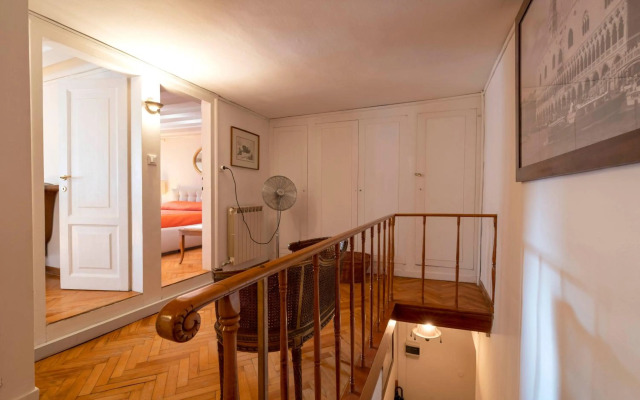 Ca’ Cappello Venetian Apartment M02074212072