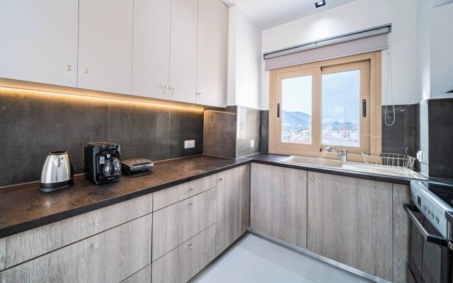 Napoleon Navy Suite 1bd 1ba