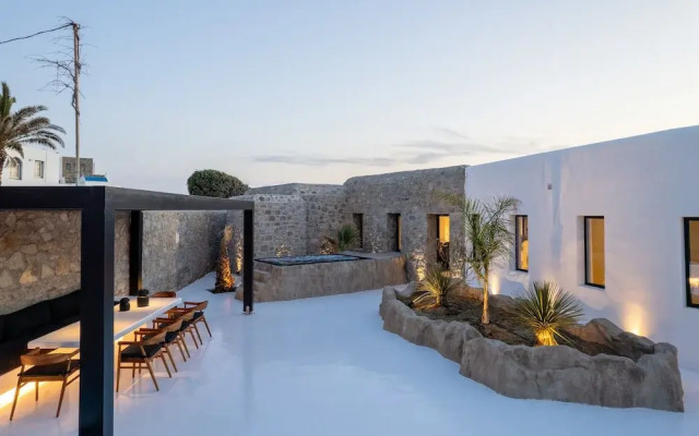 Mykonos Town Black Villa with Cave Heated Pool