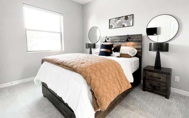 Houston Heights Hideaway Fast WiFi