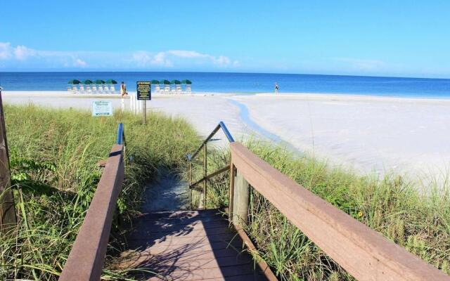 Midnight Cove II Bldg 7: Top Floor With Views