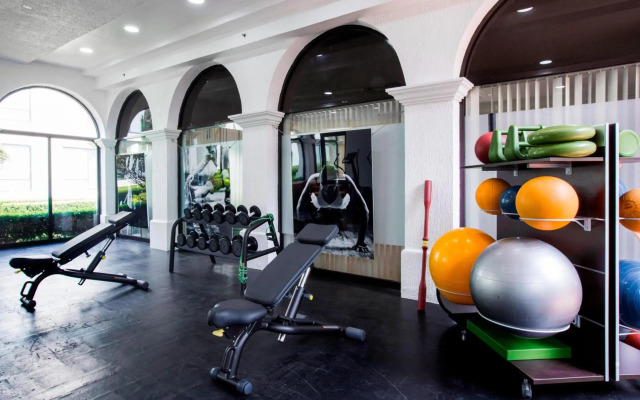 Courtyard by Marriott Toluca Airport