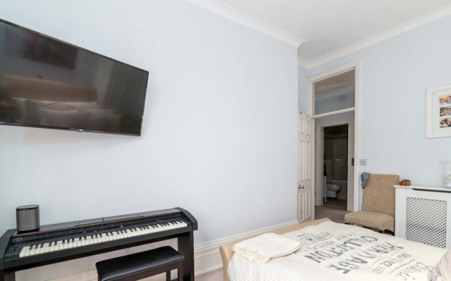 1 Bedroom for 2 Guests in Marvellous Notting Hill