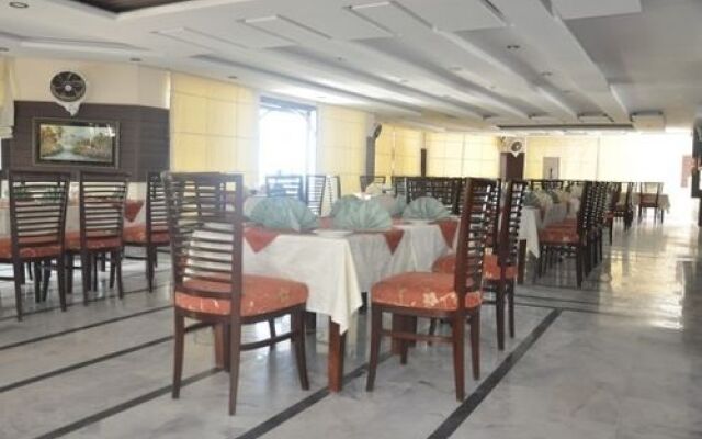 Chinar Family Resort