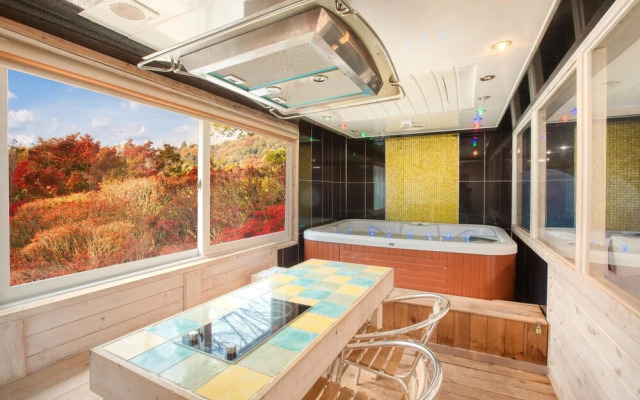 Gapyeong Jayeonharmony Pension
