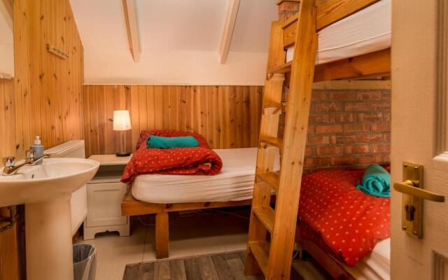 Gulabin Lodge Outdoor Centre