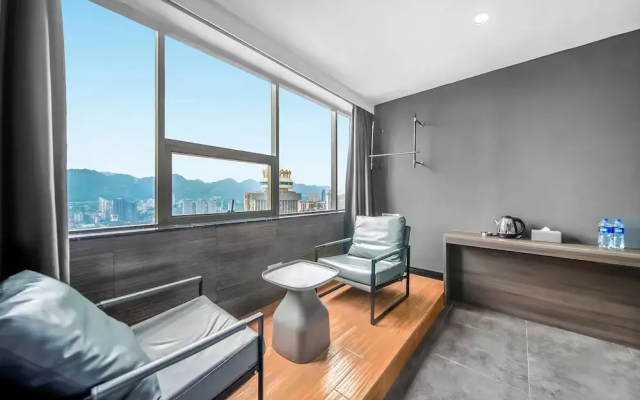 Chongqing Fanghua Hotel (Hongyadong Branch)