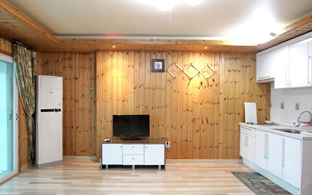 Hwaseong Noeul-ddara Pension