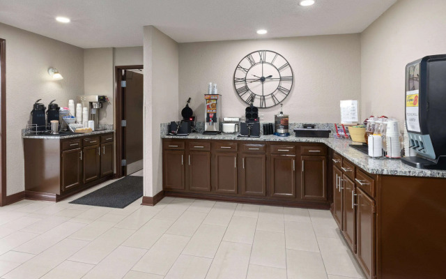 Super 8 by Wyndham Summersville/New River National Park