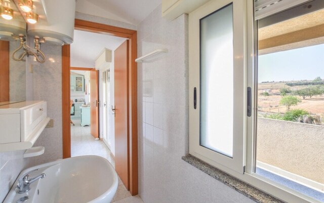 Beautiful Apartment in Donnalucata With 2 Bedrooms and Wifi