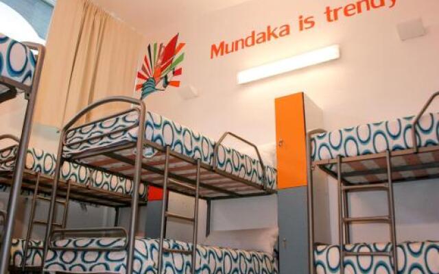 Mundaka Hostel & Sport Cafe